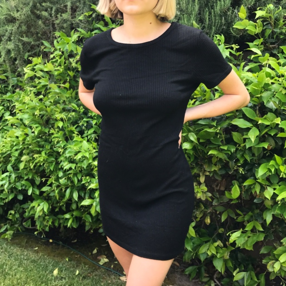 Brandy Melville black ribbed short sleeve dress